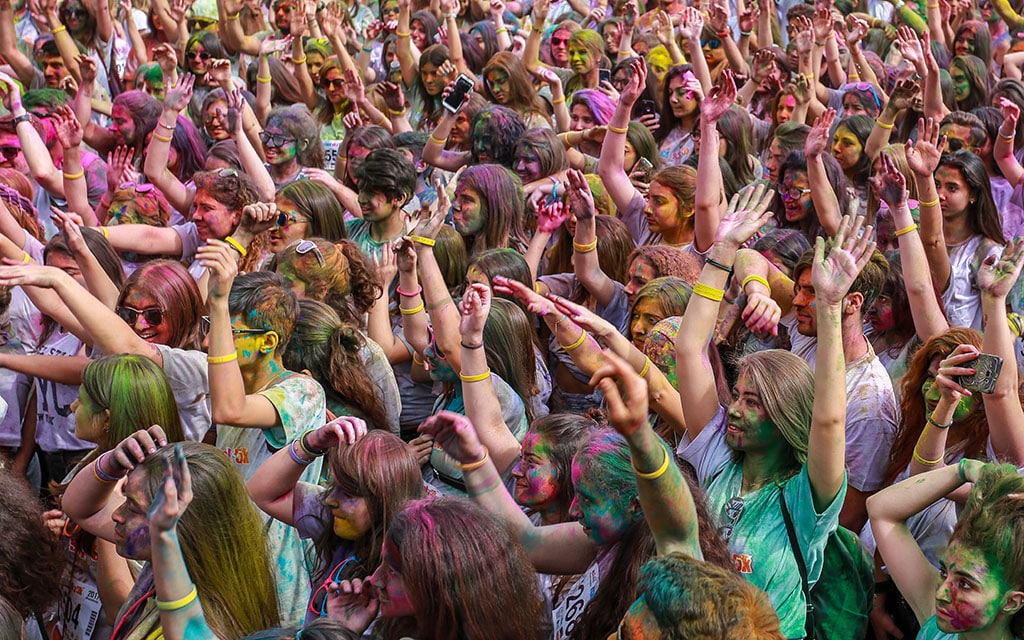 celebration-crowd-event-2283996-min celebration-crowd-event-2283996-min
